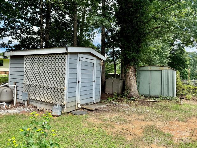 415 E Poplar Street, Stanley, NC 28164