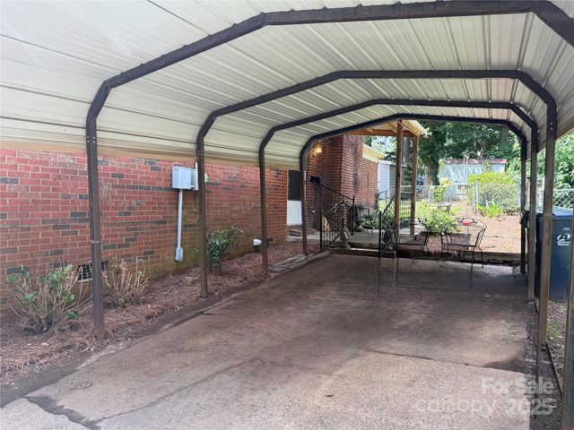 415 E Poplar Street, Stanley, NC 28164