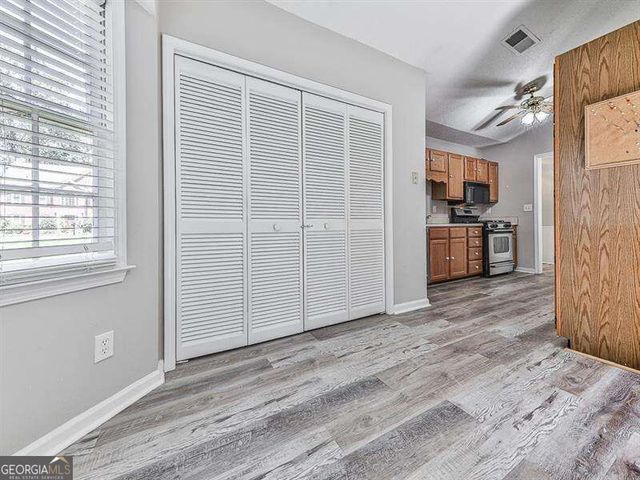 650 Radford Circle, Woodstock, GA 30188