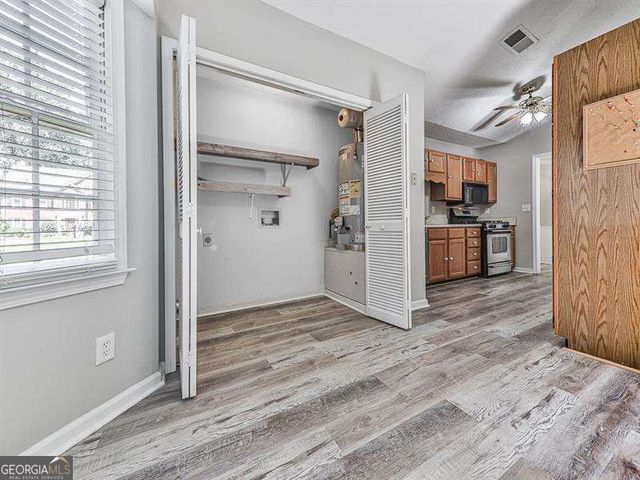 650 Radford Circle, Woodstock, GA 30188