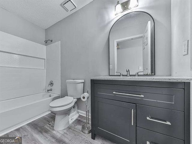 650 Radford Circle, Woodstock, GA 30188