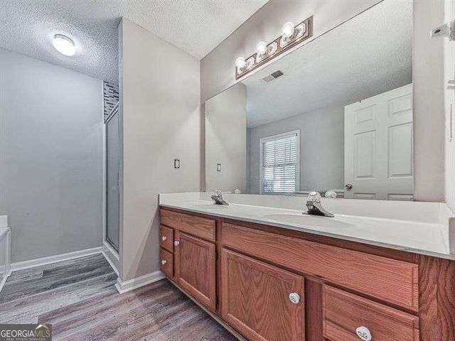 650 Radford Circle, Woodstock, GA 30188