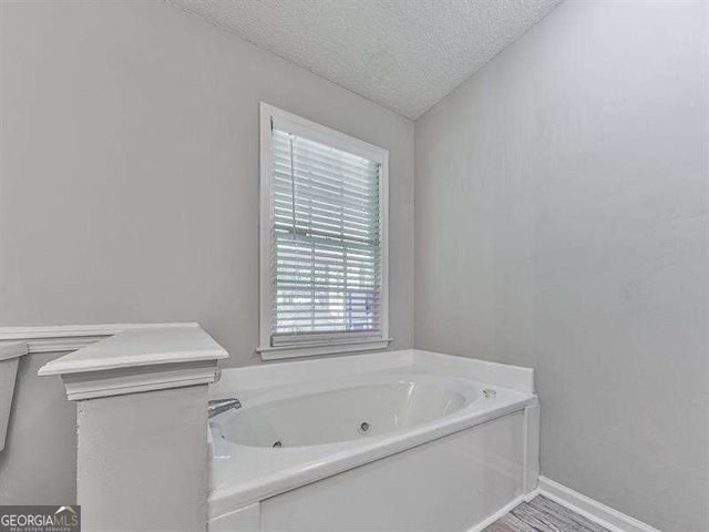650 Radford Circle, Woodstock, GA 30188