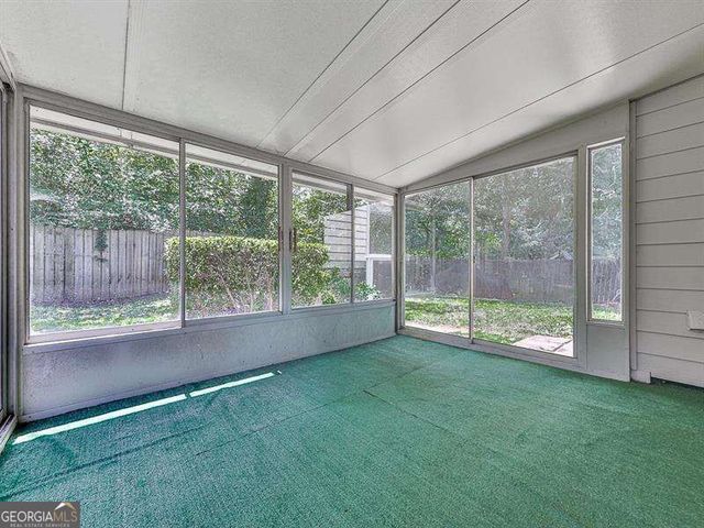 650 Radford Circle, Woodstock, GA 30188