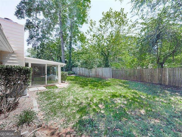 650 Radford Circle, Woodstock, GA 30188