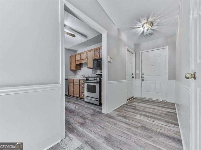 650 Radford Circle, Woodstock, GA 30188