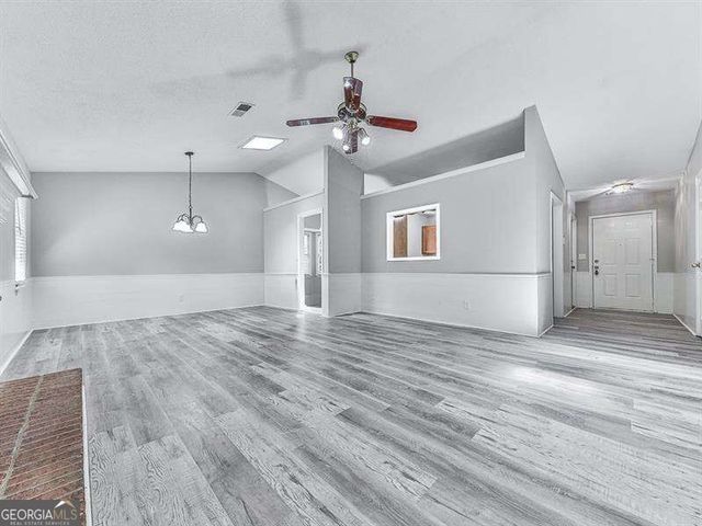 650 Radford Circle, Woodstock, GA 30188
