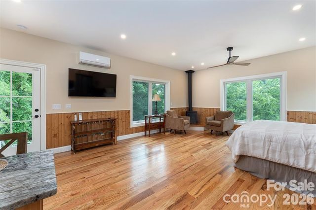 326 Golden Valley Drive, Hendersonville, NC 28792