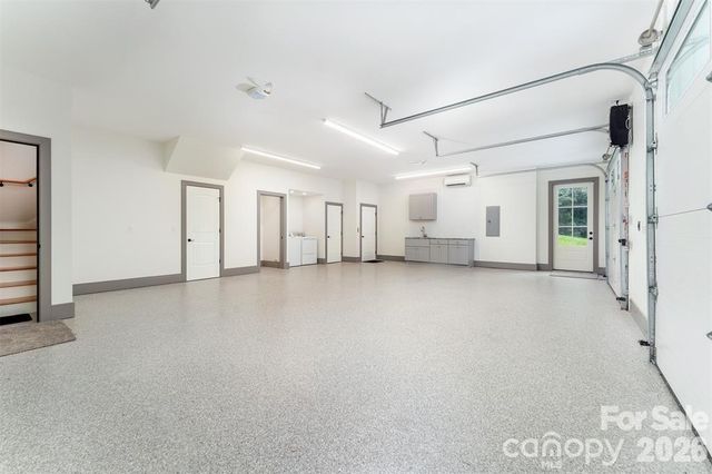 326 Golden Valley Drive, Hendersonville, NC 28792