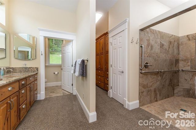 326 Golden Valley Drive, Hendersonville, NC 28792