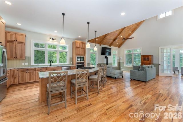 326 Golden Valley Drive, Hendersonville, NC 28792