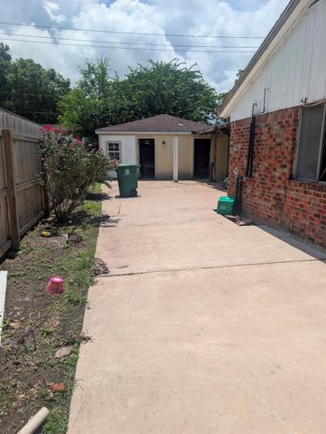 11302 Sageheather Drive, Houston, TX 77089
