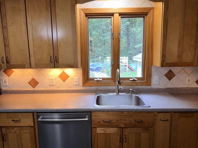 18 Windsor Drive, Amherst, NH 03031