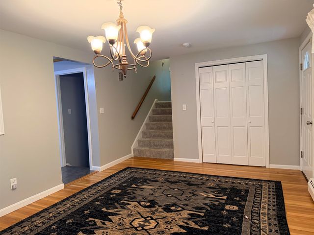 18 Windsor Drive, Amherst, NH 03031