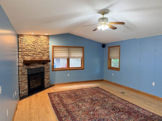 18 Windsor Drive, Amherst, NH 03031