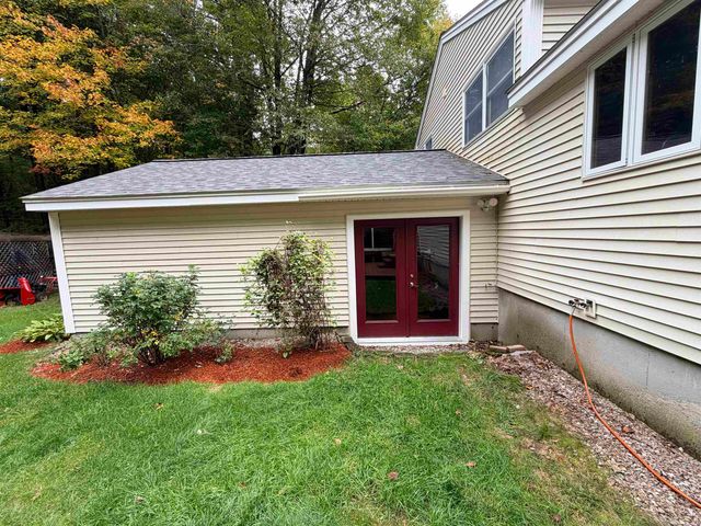18 Windsor Drive, Amherst, NH 03031