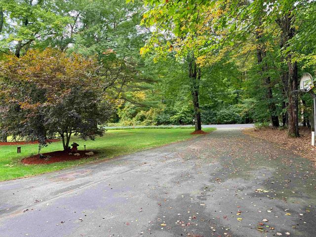 18 Windsor Drive, Amherst, NH 03031