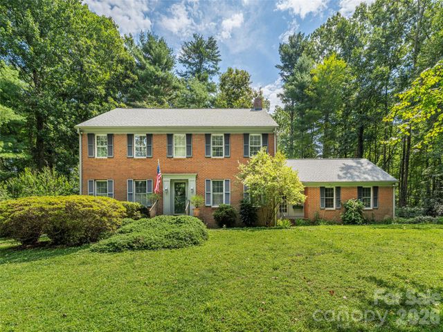 200 Heathcote Road, Hendersonville, NC 28791