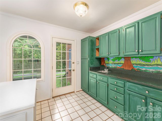 200 Heathcote Road, Hendersonville, NC 28791