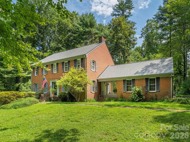 200 Heathcote Road, Hendersonville, NC 28791