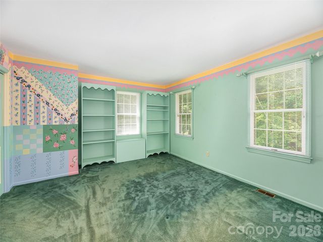 200 Heathcote Road, Hendersonville, NC 28791