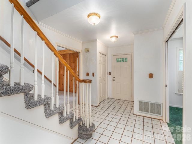 200 Heathcote Road, Hendersonville, NC 28791