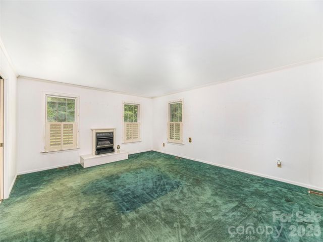 200 Heathcote Road, Hendersonville, NC 28791