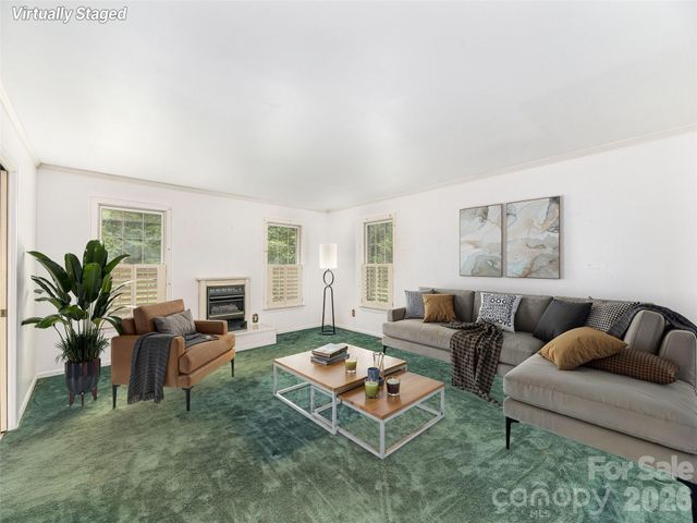 200 Heathcote Road, Hendersonville, NC 28791