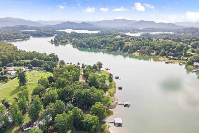 3755 Woods Creek Drive, Young Harris, GA 30582