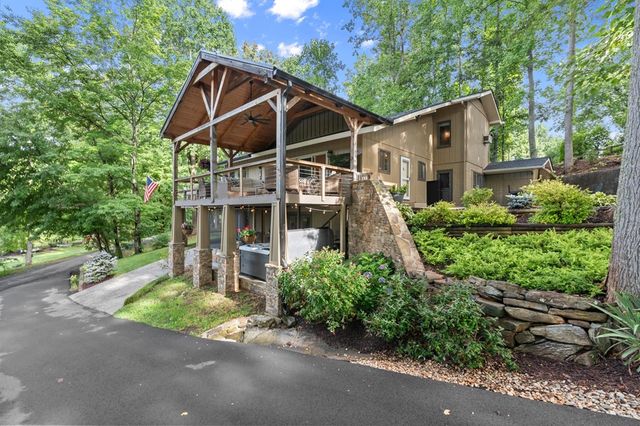 3755 Woods Creek Drive, Young Harris, GA 30582