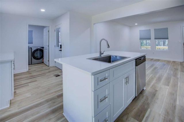 7225 Pineneedle Drive, Covington, GA 30014