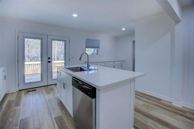 7225 Pineneedle Drive, Covington, GA 30014