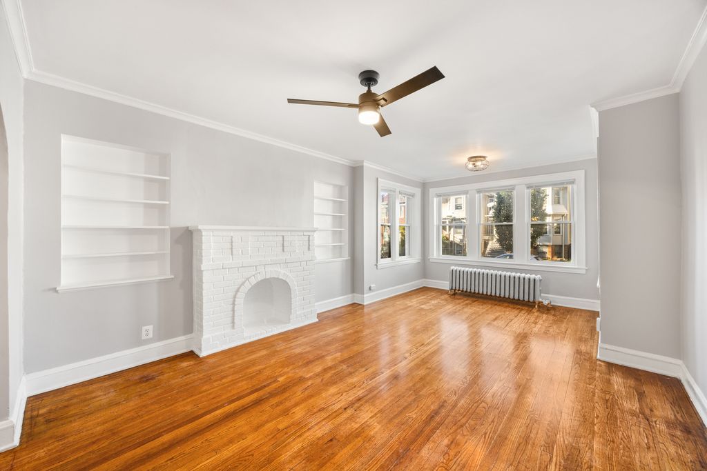 2443 W Gunnison Street 1, Chicago, IL 60625