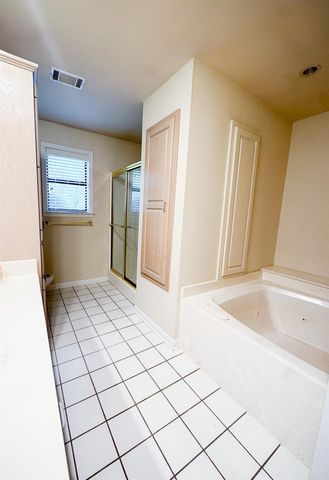 912 Nottingham Court, Benton, AR 72019