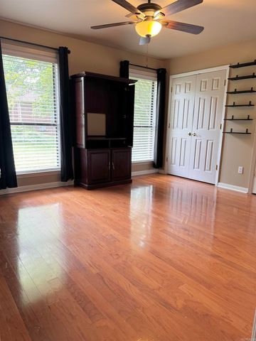 912 Nottingham Court, Benton, AR 72019