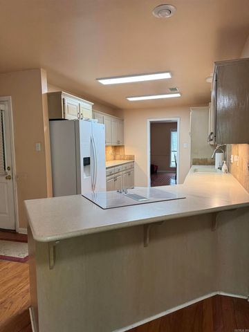 912 Nottingham Court, Benton, AR 72019