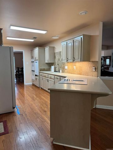 912 Nottingham Court, Benton, AR 72019