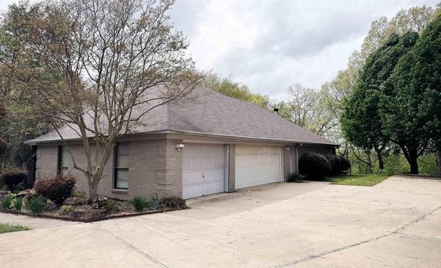 912 Nottingham Court, Benton, AR 72019