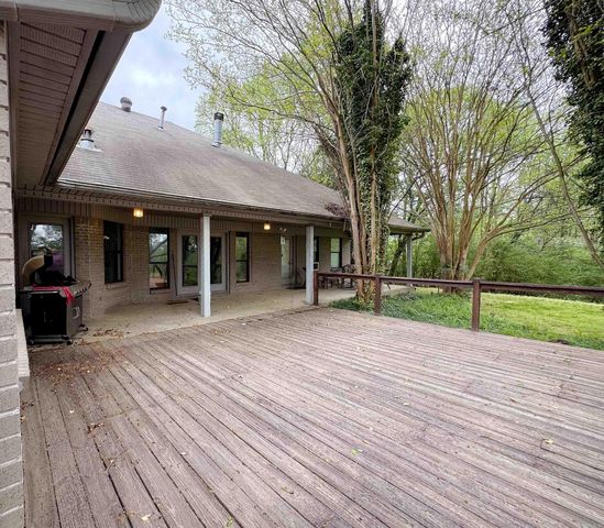 912 Nottingham Court, Benton, AR 72019