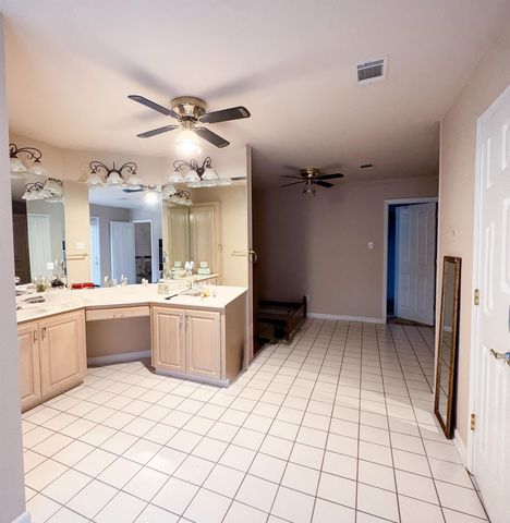 912 Nottingham Court, Benton, AR 72019