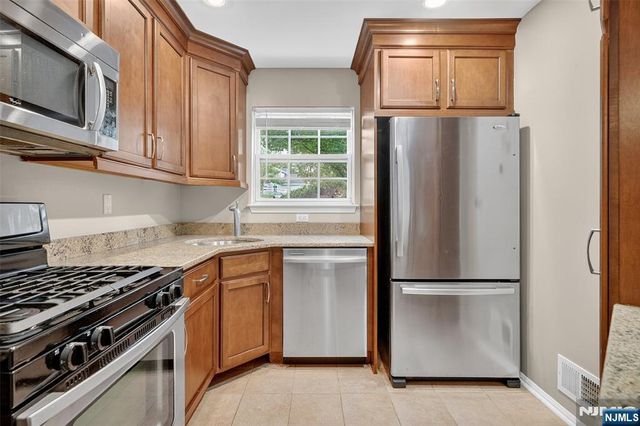 1032 Castle Road, Mahwah, NJ 07430