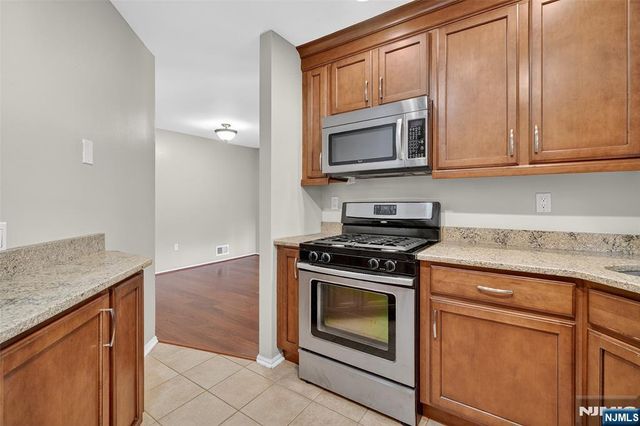 1032 Castle Road, Mahwah, NJ 07430