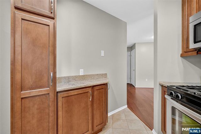 1032 Castle Road, Mahwah, NJ 07430