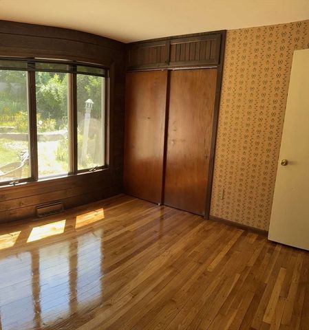 15 Wenonah Dr, Ludlow, MA 01056