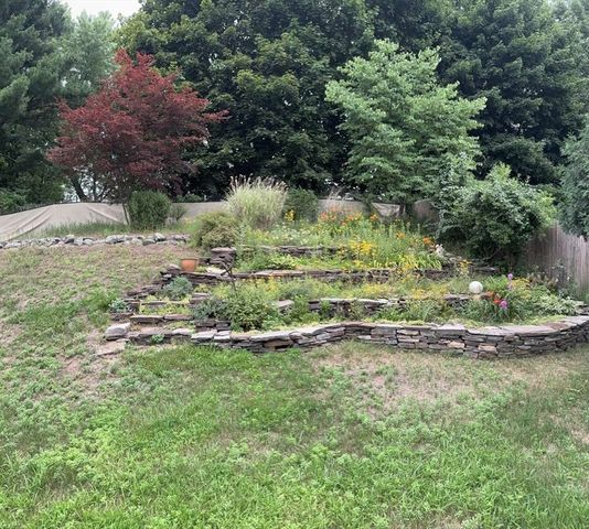 15 Wenonah Dr, Ludlow, MA 01056