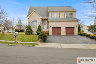 34 Gate Lane, Old Bridge, NJ 08857