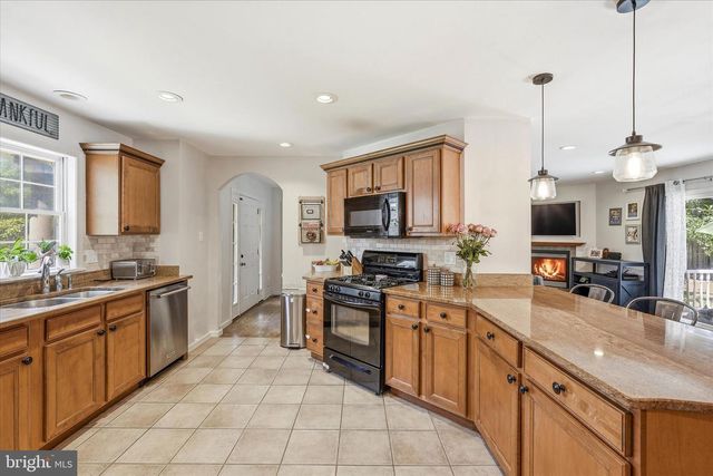 4 GREENBRIAR DR, Tuckerton, NJ 08087