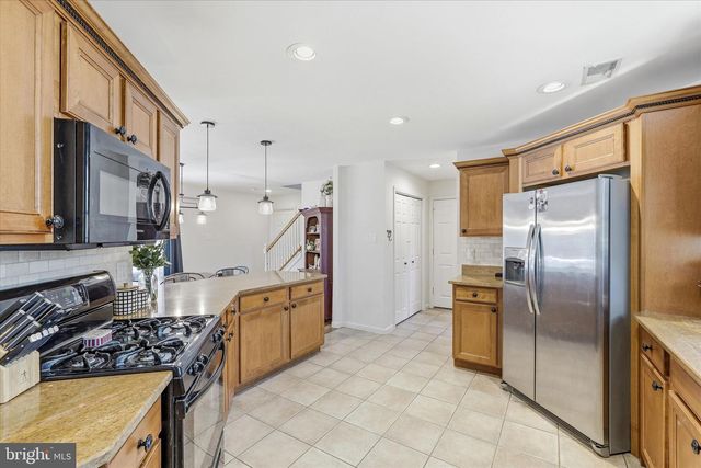 4 GREENBRIAR DR, Tuckerton, NJ 08087