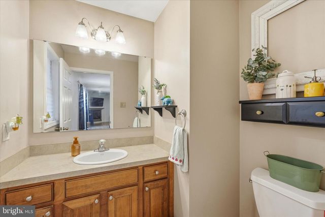 4 GREENBRIAR DR, Tuckerton, NJ 08087