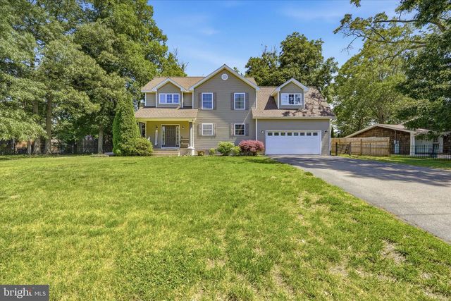 4 GREENBRIAR DR, Tuckerton, NJ 08087